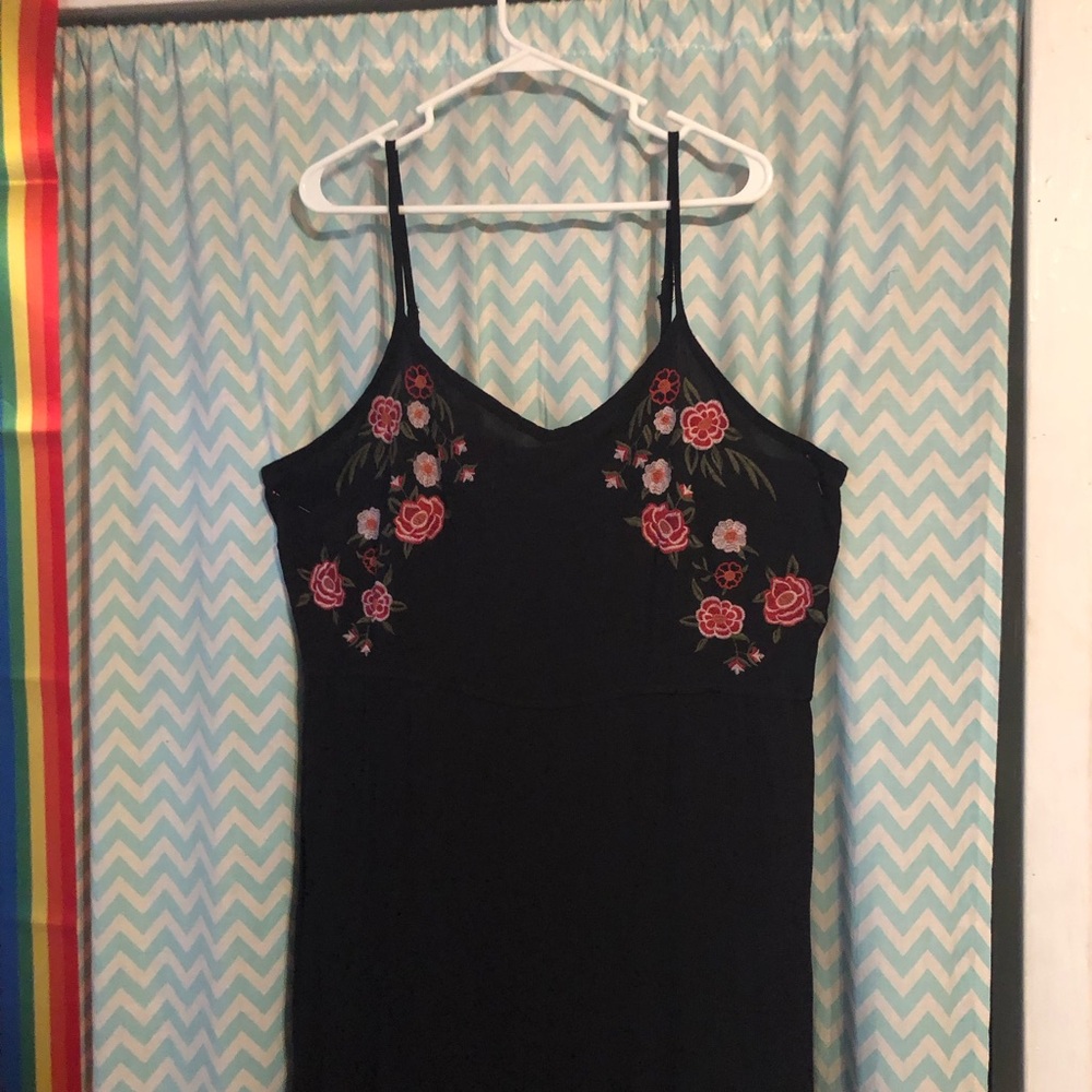 Time & Tru plus size black rosé embroidered spaghetti strap maxi dress